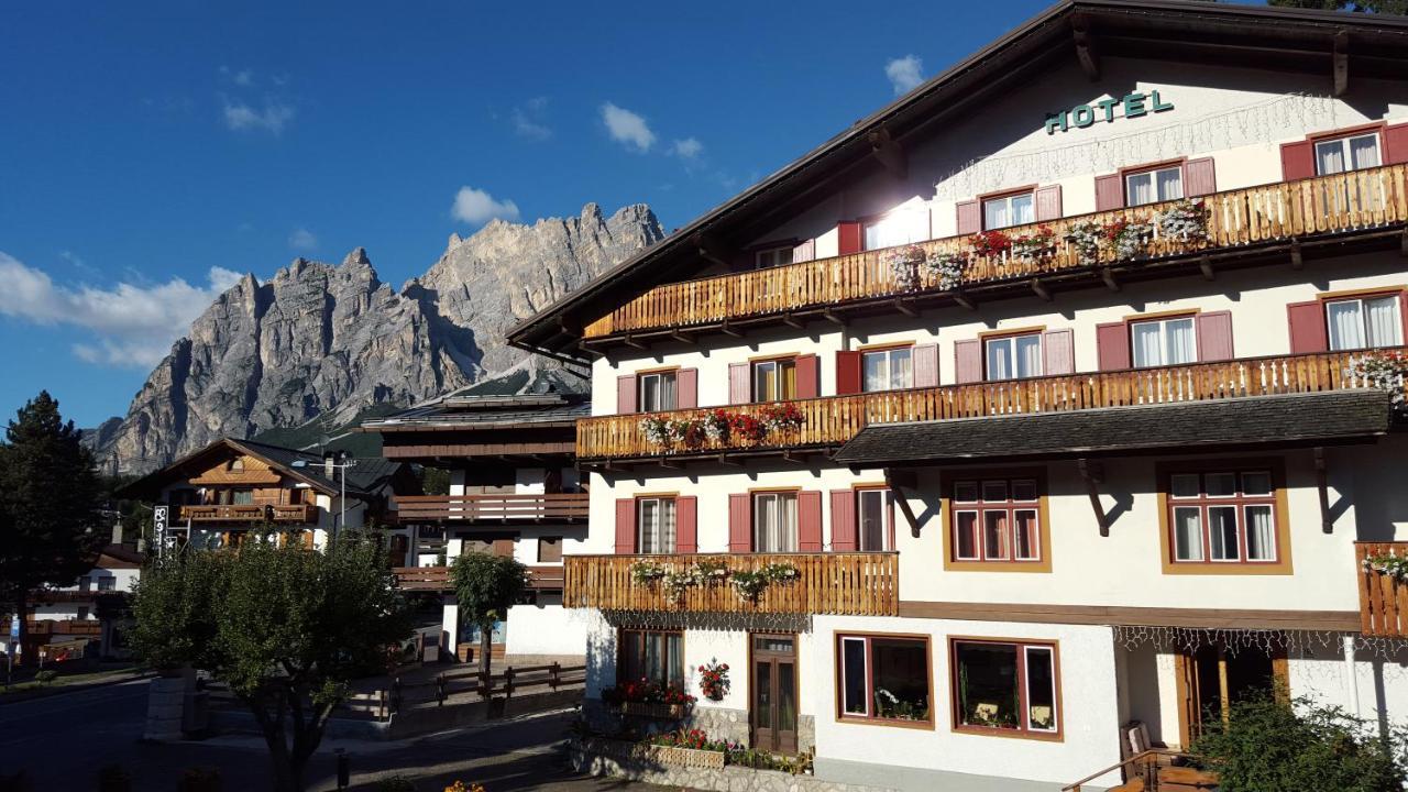 Hotel Bellaria - Cortina D'Ampezzo Buitenkant foto