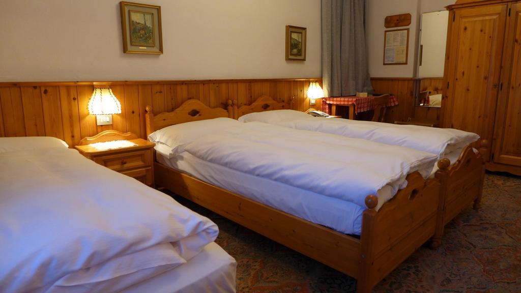 Hotel Bellaria - Cortina D'Ampezzo Kamer foto