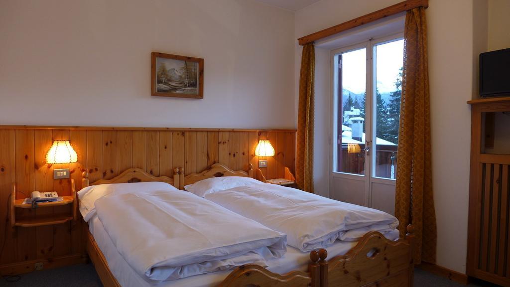 Hotel Bellaria - Cortina D'Ampezzo Kamer foto
