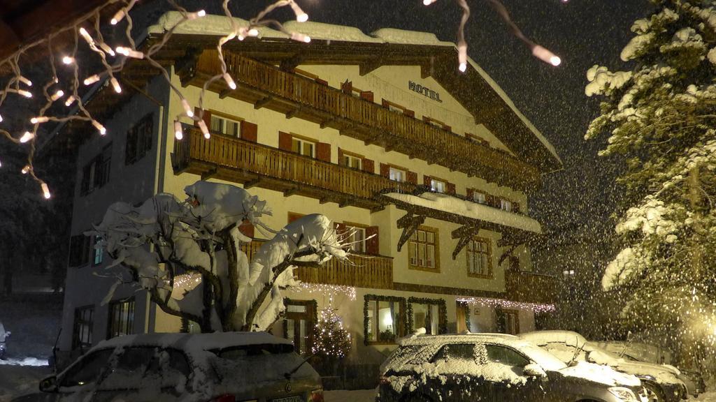 Hotel Bellaria - Cortina D'Ampezzo Buitenkant foto